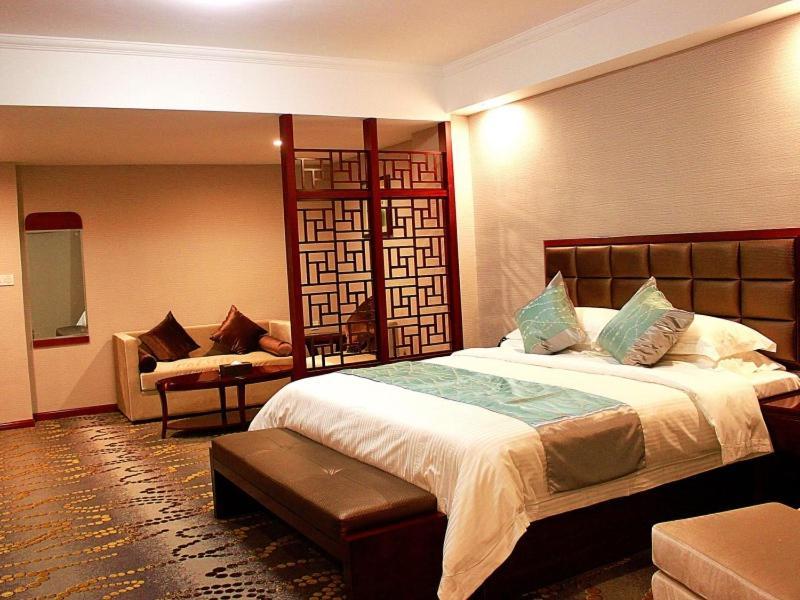 Greentree Inn Jiangxi Jindezhen People Square Jindin Business Hotel Цзиндечжен Екстериор снимка