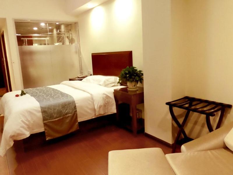 Greentree Inn Jiangxi Jindezhen People Square Jindin Business Hotel Цзиндечжен Екстериор снимка