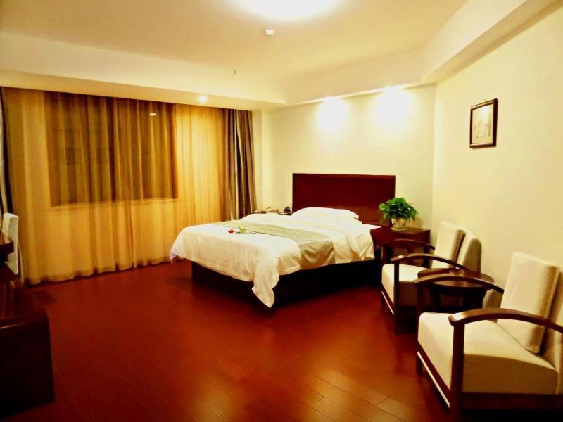 Greentree Inn Jiangxi Jindezhen People Square Jindin Business Hotel Цзиндечжен Екстериор снимка