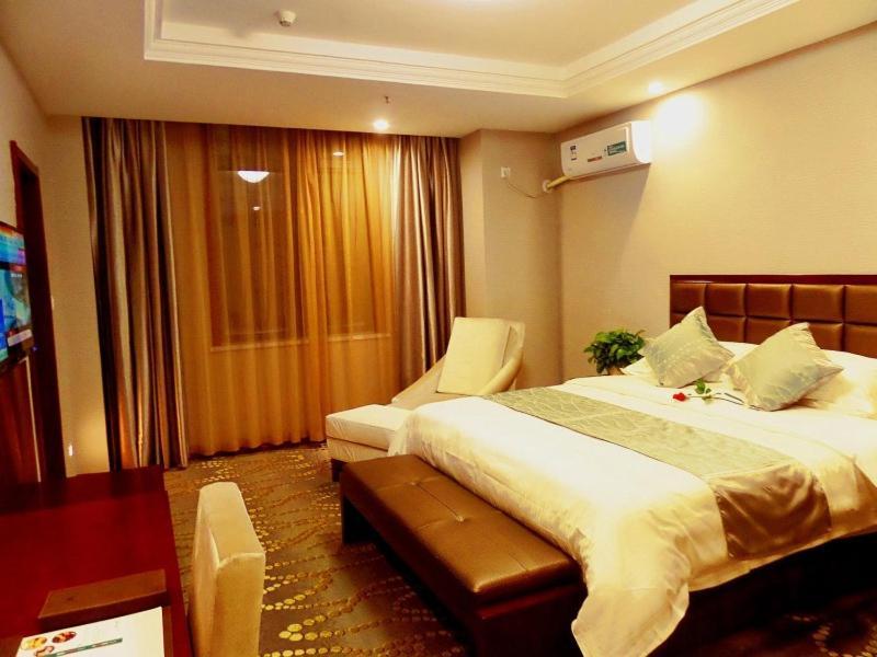 Greentree Inn Jiangxi Jindezhen People Square Jindin Business Hotel Цзиндечжен Екстериор снимка